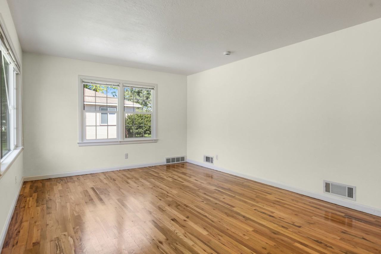 5524 W Sites Dr - Photo 6 of 38