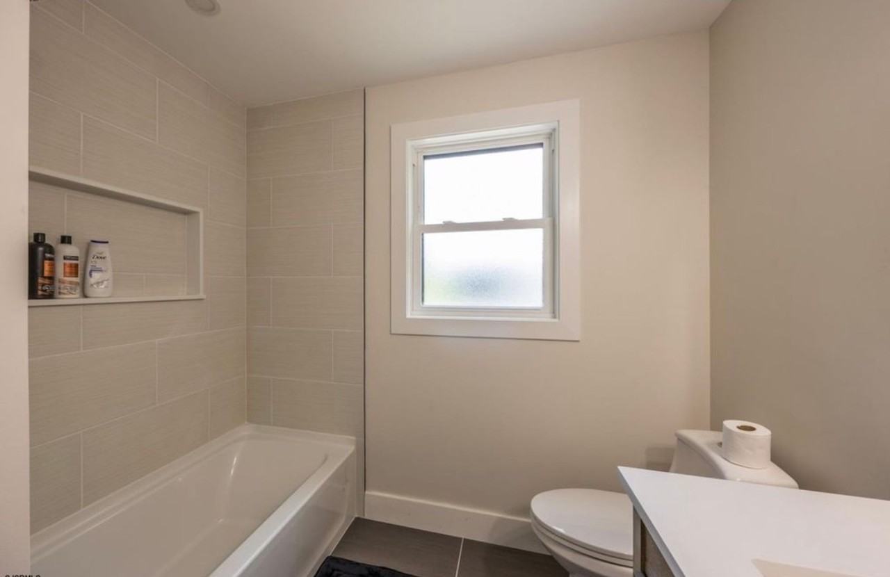 2254 Shore Rd - Photo 3 of 13