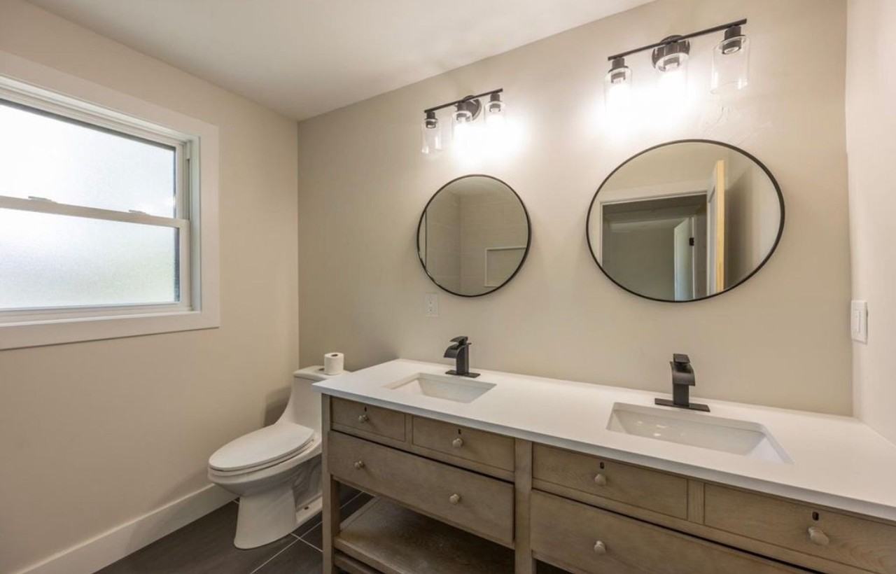 2254 Shore Rd - Photo 4 of 13