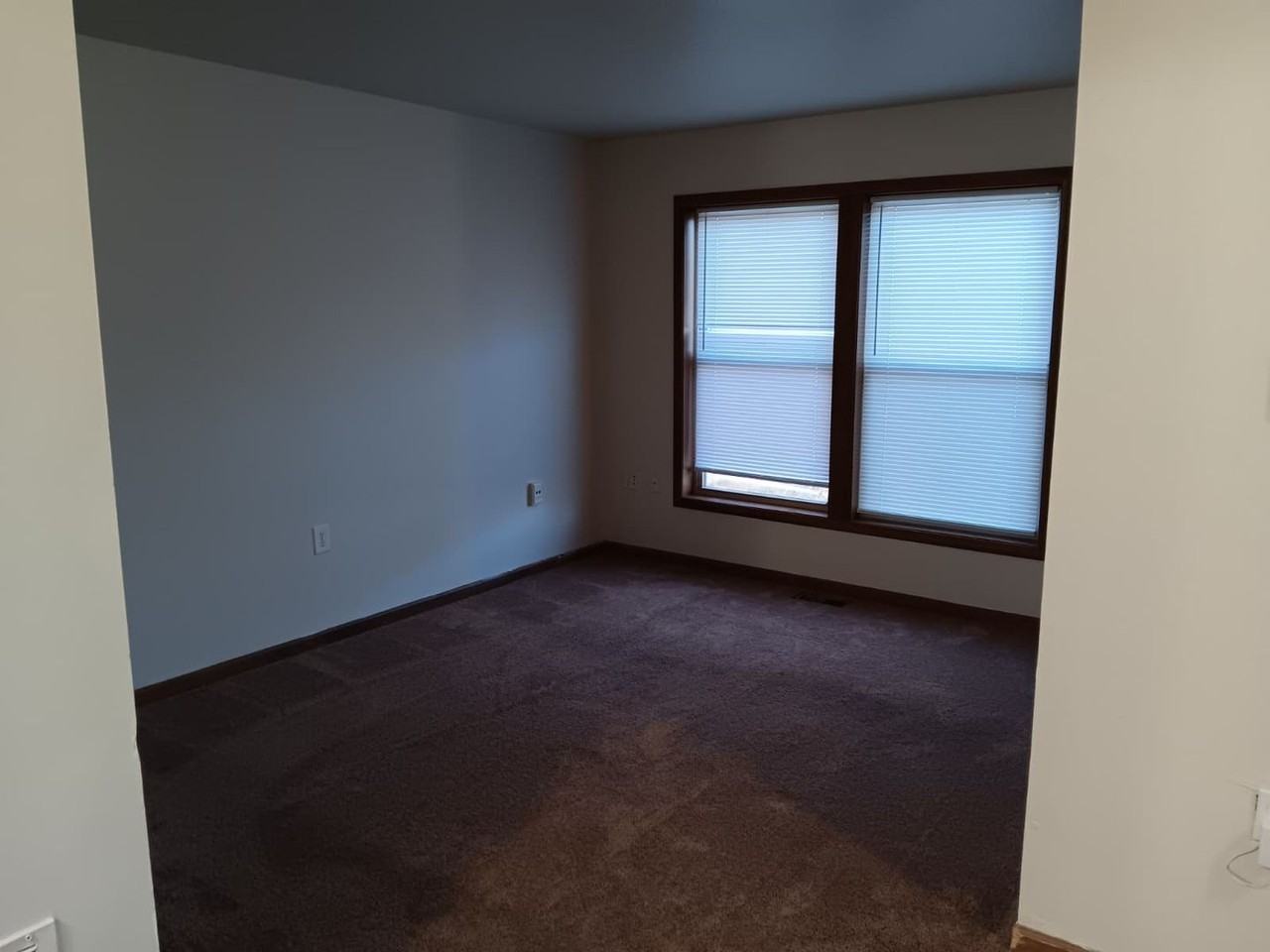 306 S Yellow Springs St - Photo 3 of 11