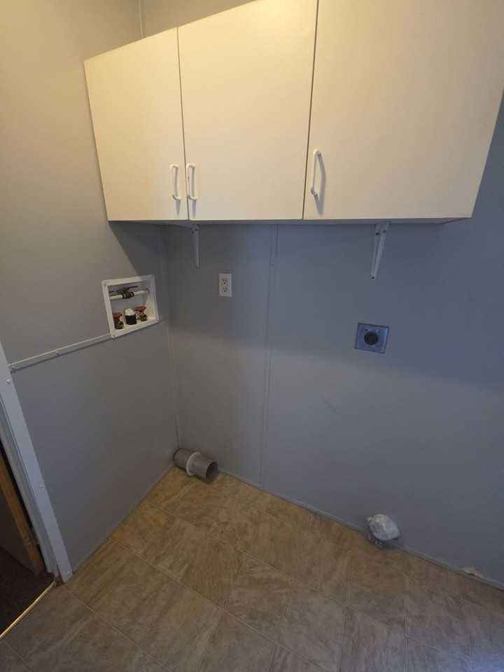 1473 Hickory Valley Rd - Photo 3 of 8