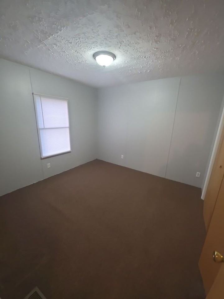 1473 Hickory Valley Rd - Photo 4 of 8