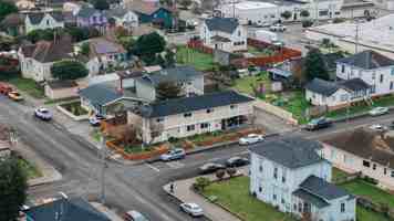 featured image of 209 W Simpson St