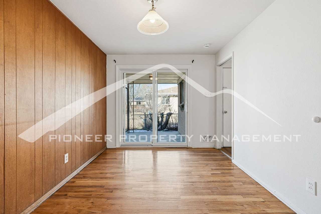 3077 Cimarron St - Photo 4 of 21