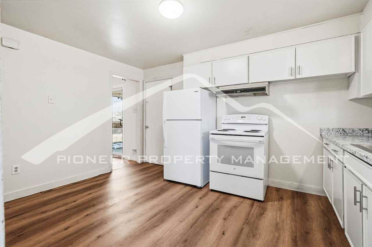 3077 Cimarron St - Photo 7 of 21