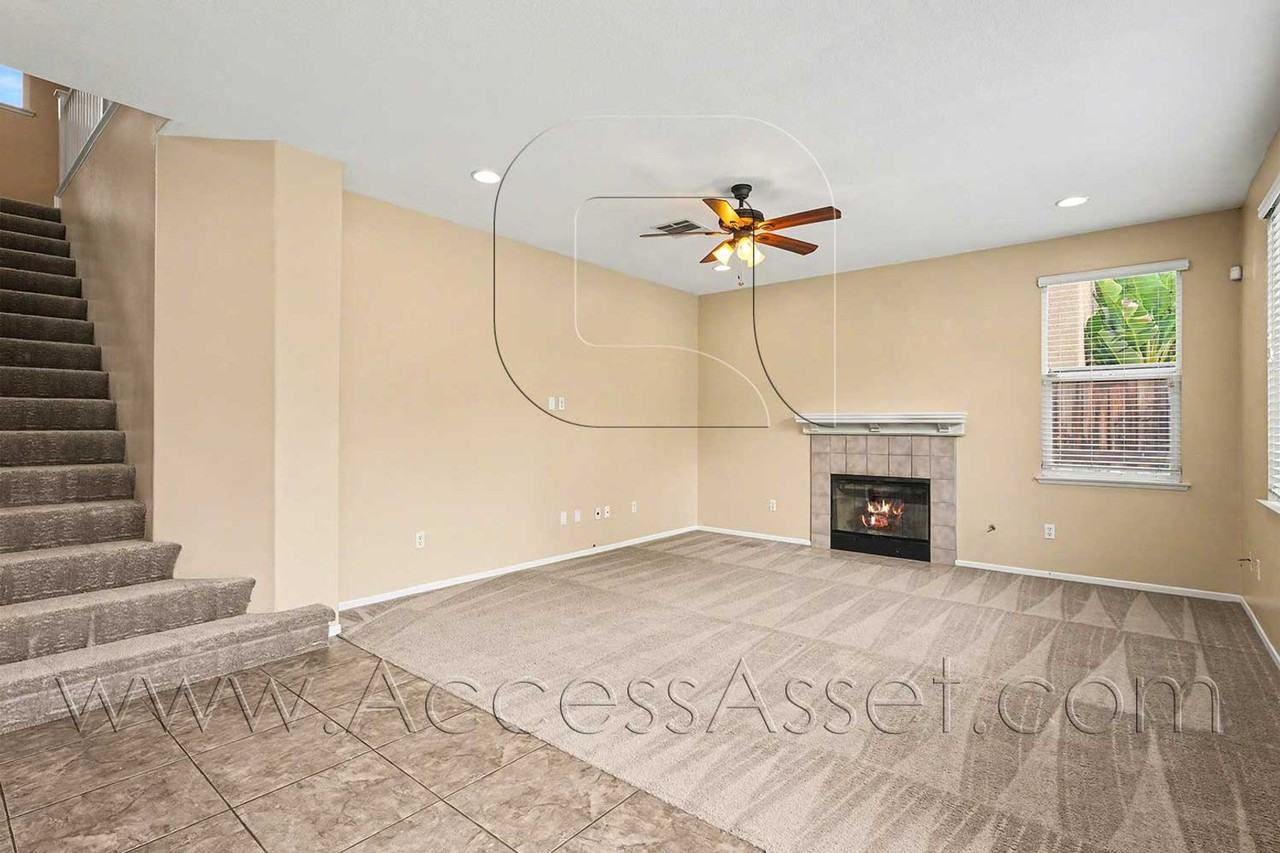 32137 Rosemary St - Photo 5 of 38