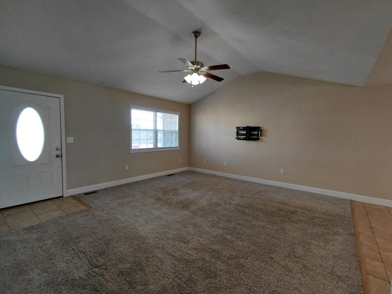 16250 Heartland Ln - Photo 2 of 17