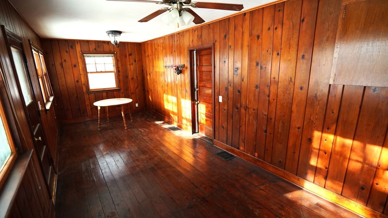 642 Cedar St - Photo 2 of 24