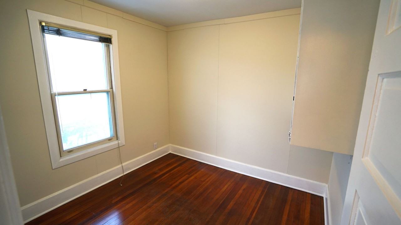 642 Cedar St - Photo 6 of 24