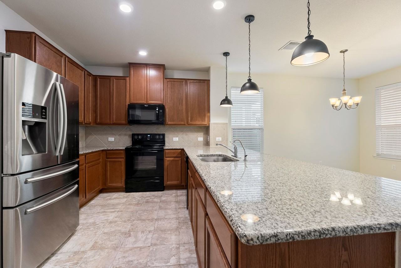 13609 James Buchanan St - Photo 5 of 21