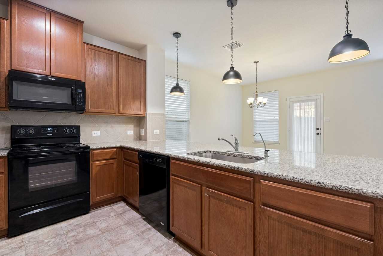 13609 James Buchanan St - Photo 6 of 21