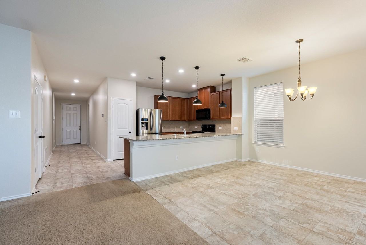 13609 James Buchanan St - Photo 7 of 21