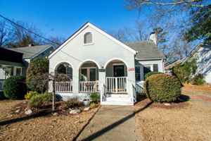 featured image of 205 Bethune St