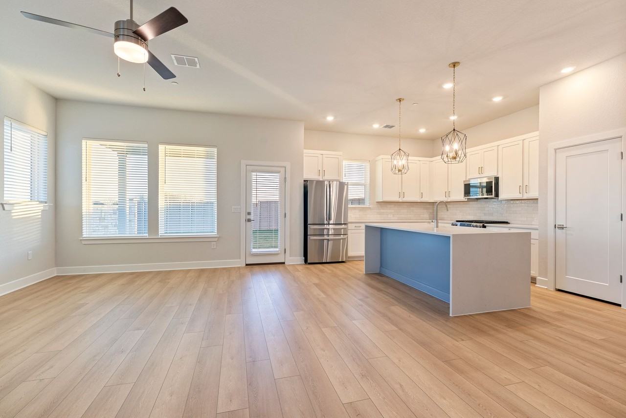 1057 Brickell Loop - Photo 7 of 21