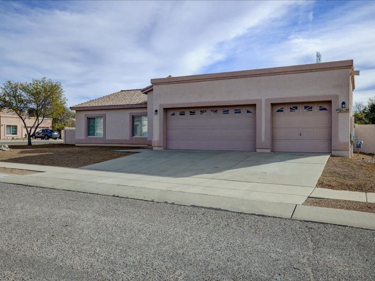 8658 E Louhelen Way - Photo 2 of 25