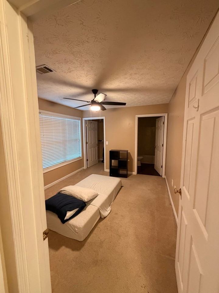 1114 S College St #6-102 - Photo 3 of 13