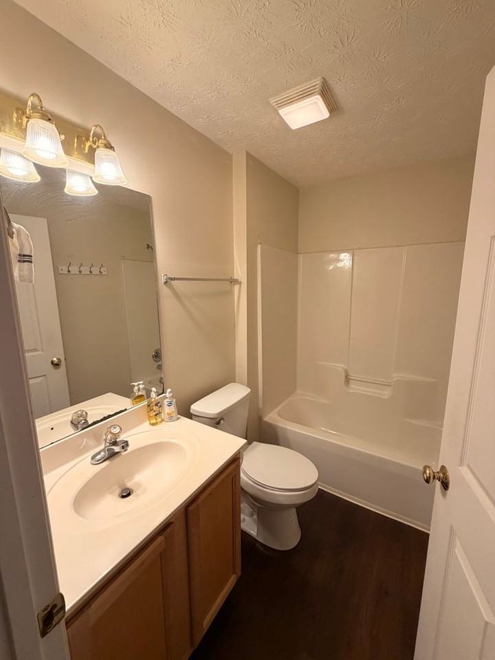 1114 S College St #6-102 - Photo 4 of 13