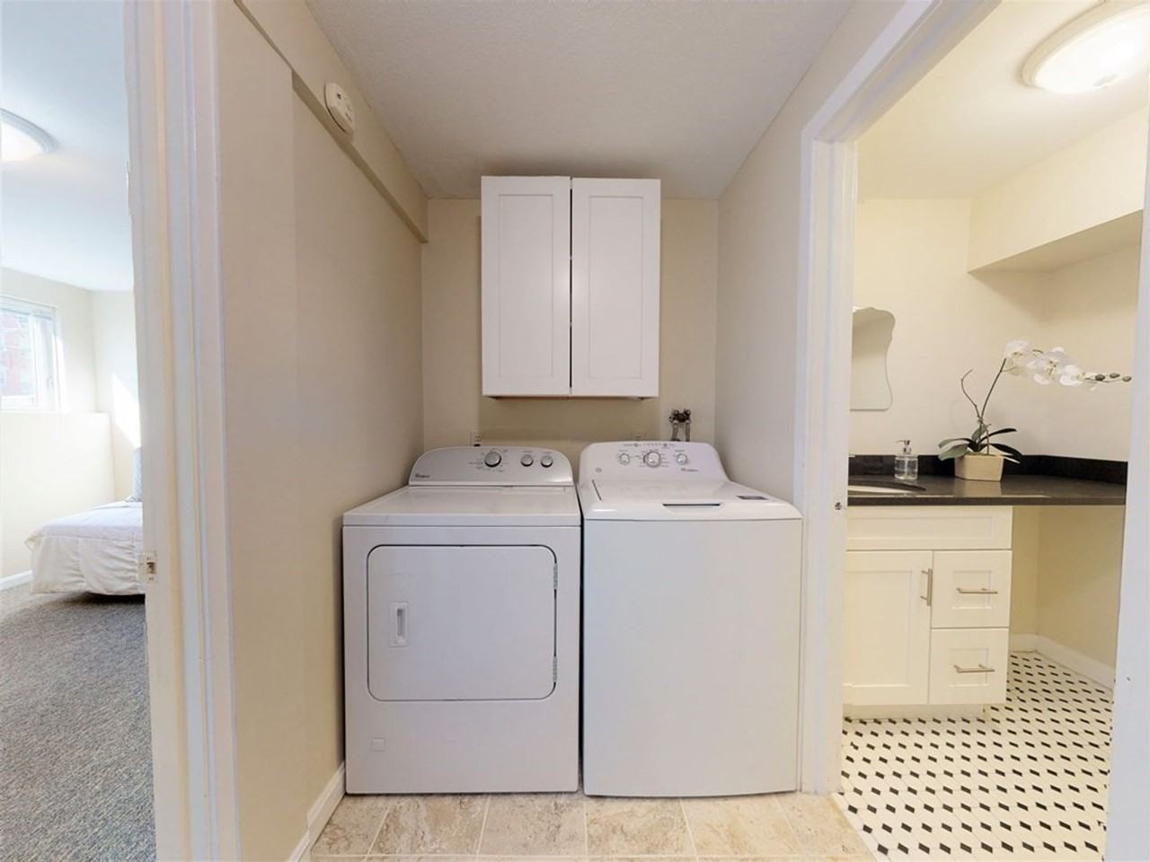 143 Glenville Ave - Photo 4 of 15