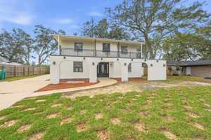 featured image of 120 Dyer St