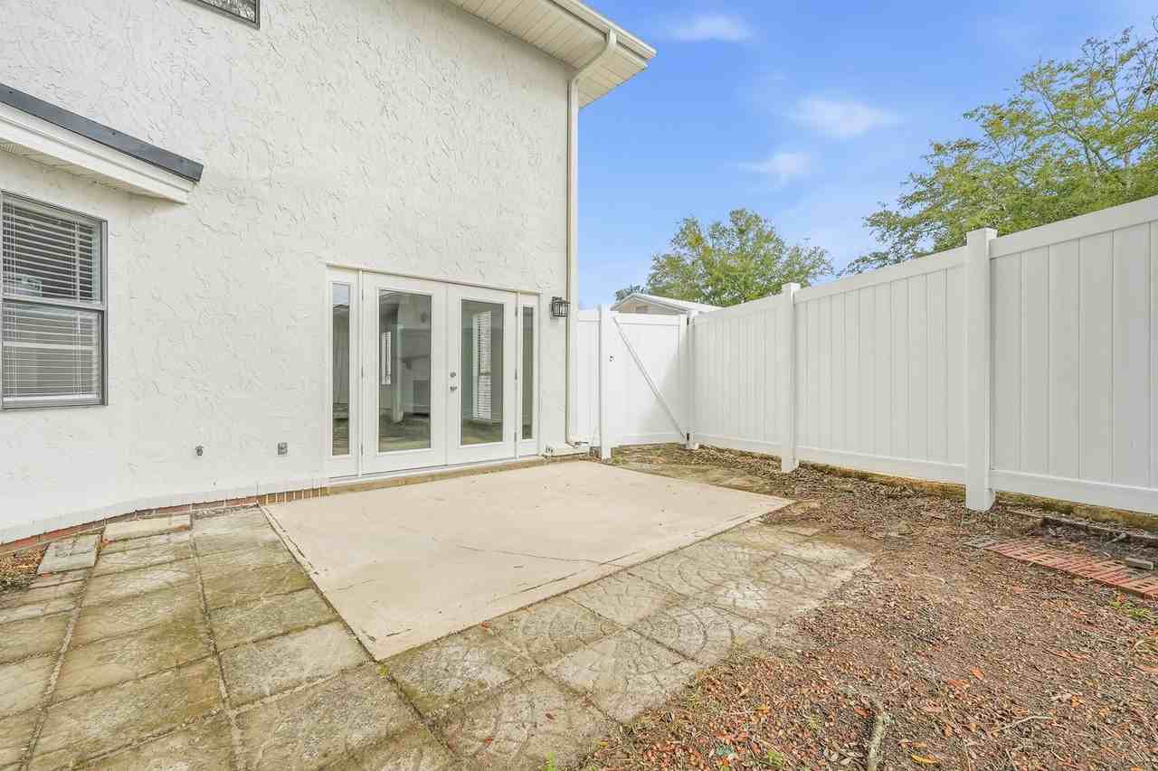 120 Dyer St - Photo 6 of 50