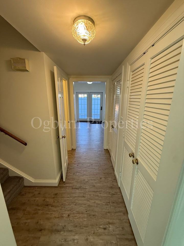 321 Hanover Arms Ct - Photo 6 of 13