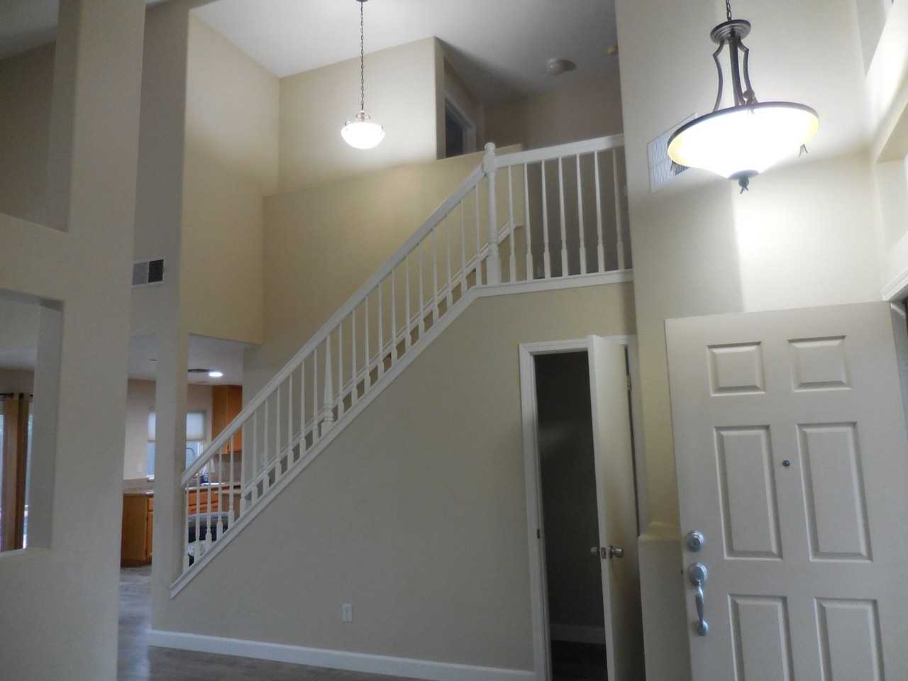 1048 Freshwater Ct - Photo 4 of 20