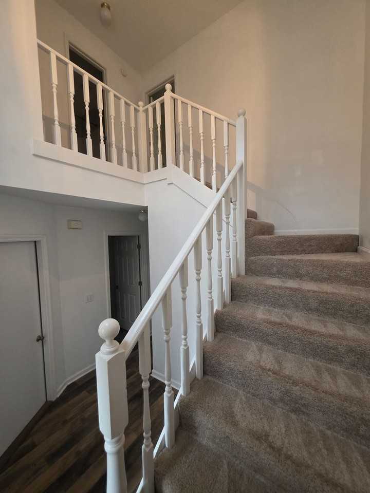 203 Woodrun Dr - Photo 2 of 16