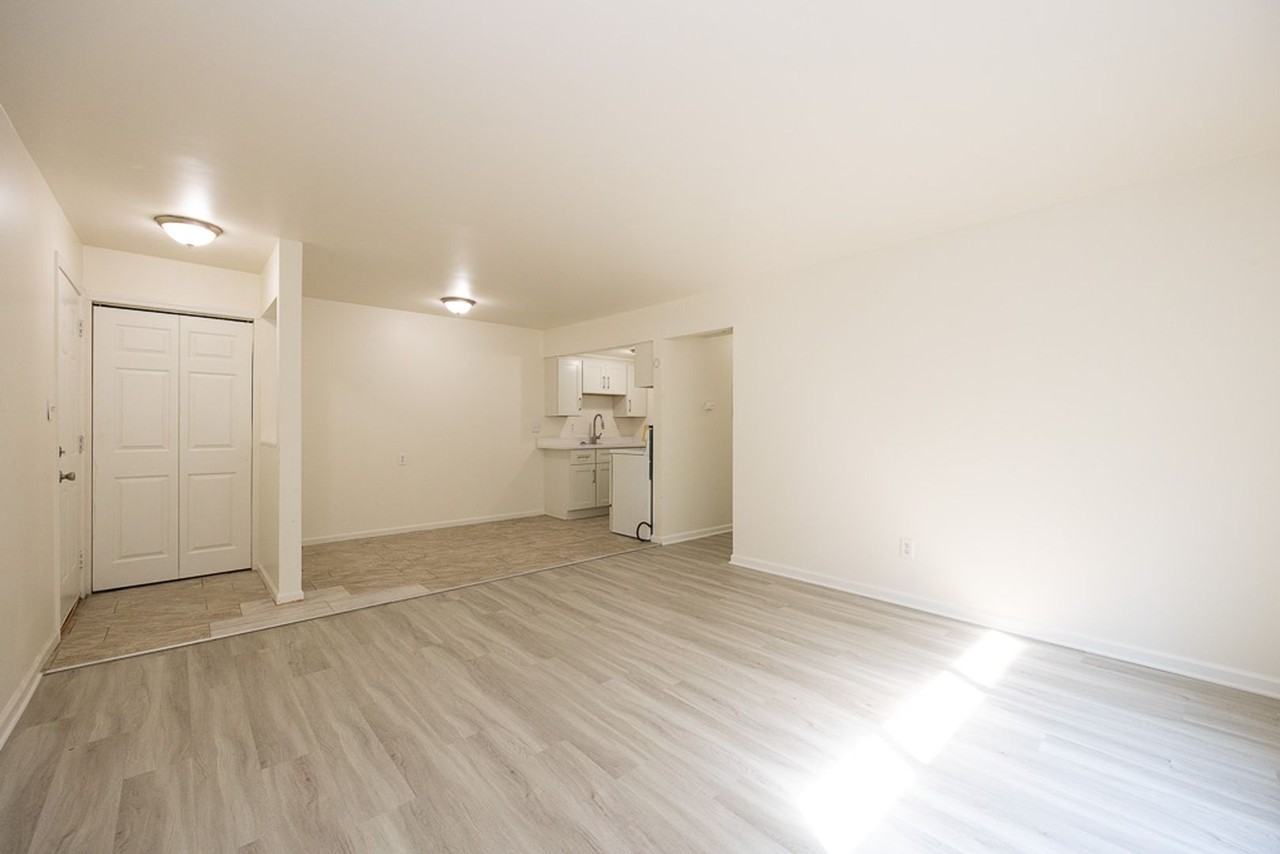 22330 W Warren Ave - Photo 3 of 18