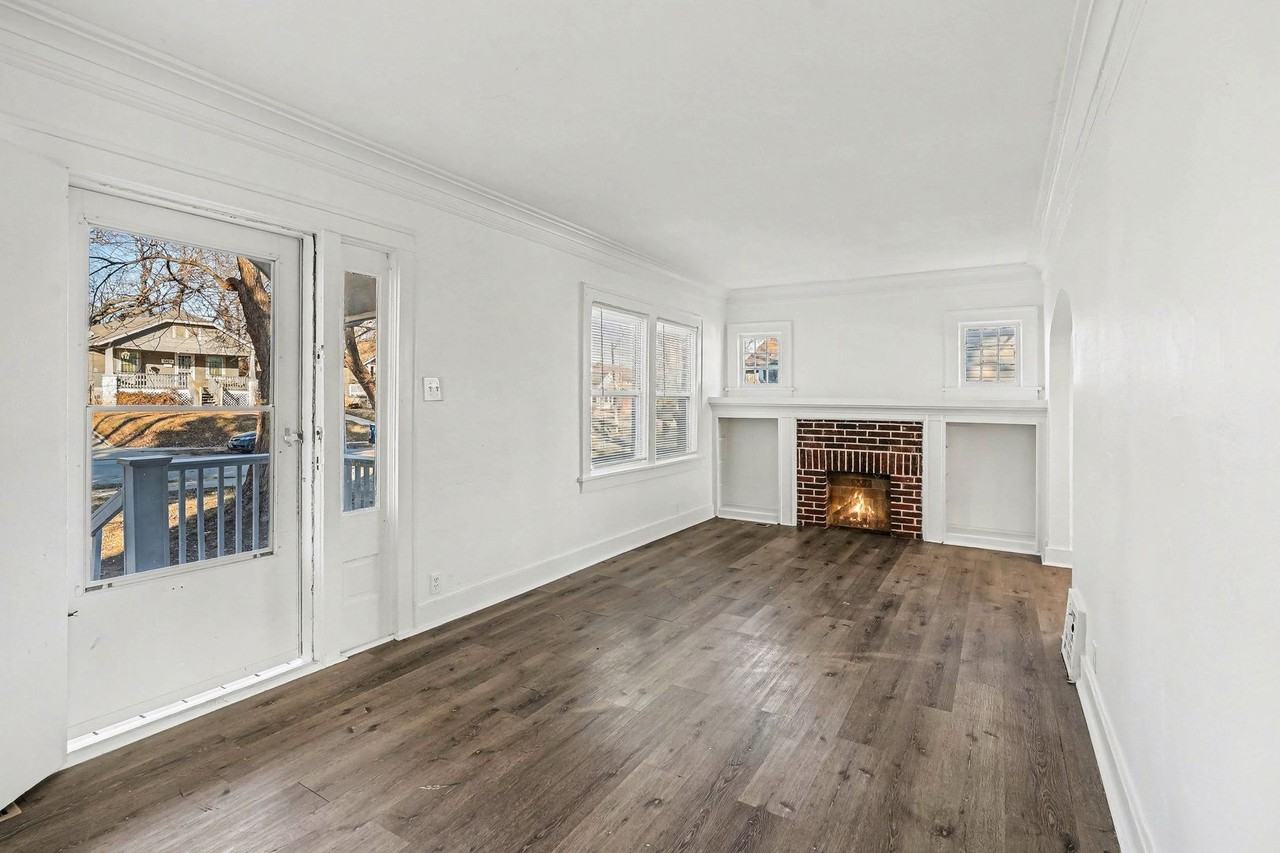 2421 E 67th Ter - Photo 2 of 15