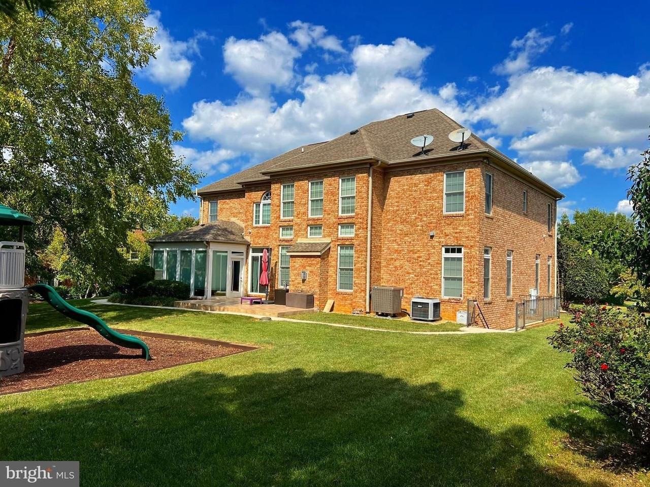 11018 Shalom Ln - Photo 5 of 28