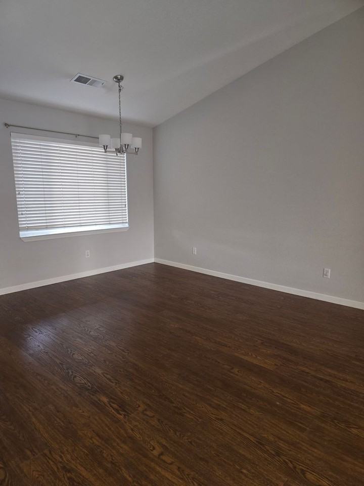 6314 Metro St - Photo 6 of 17