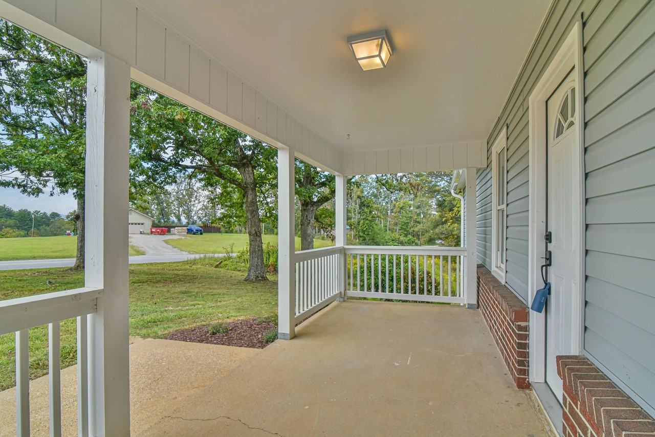 134 Goldview Rd - Photo 6 of 43