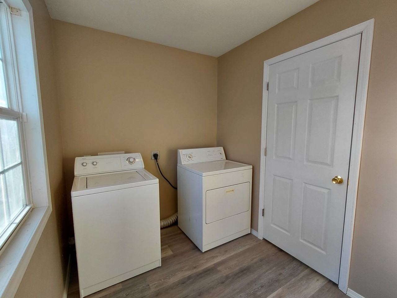 19735 Stirrup Ln - Photo 3 of 15