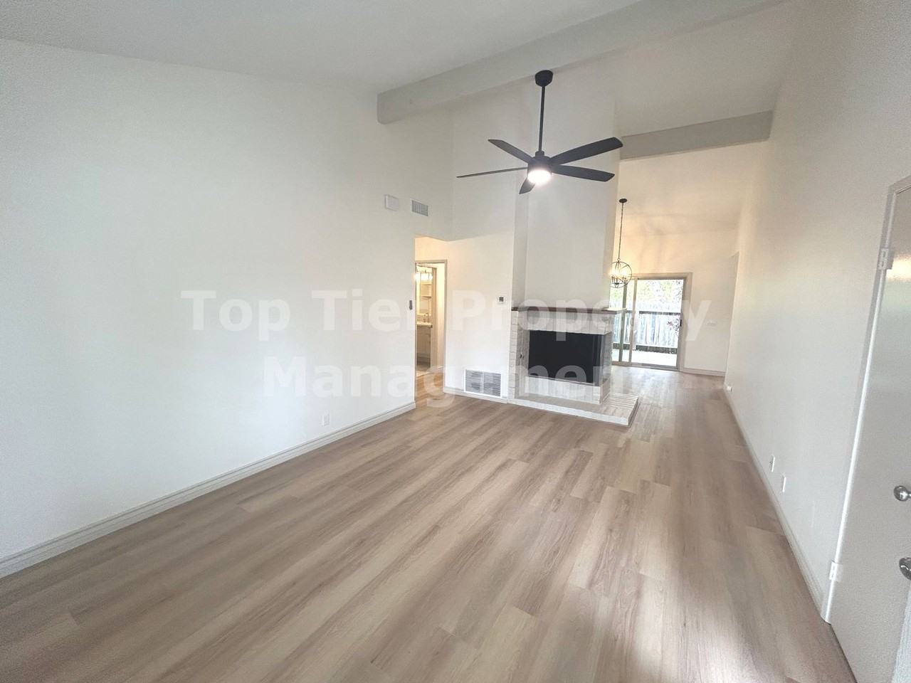 739 Nob Cir - Photo 4 of 36