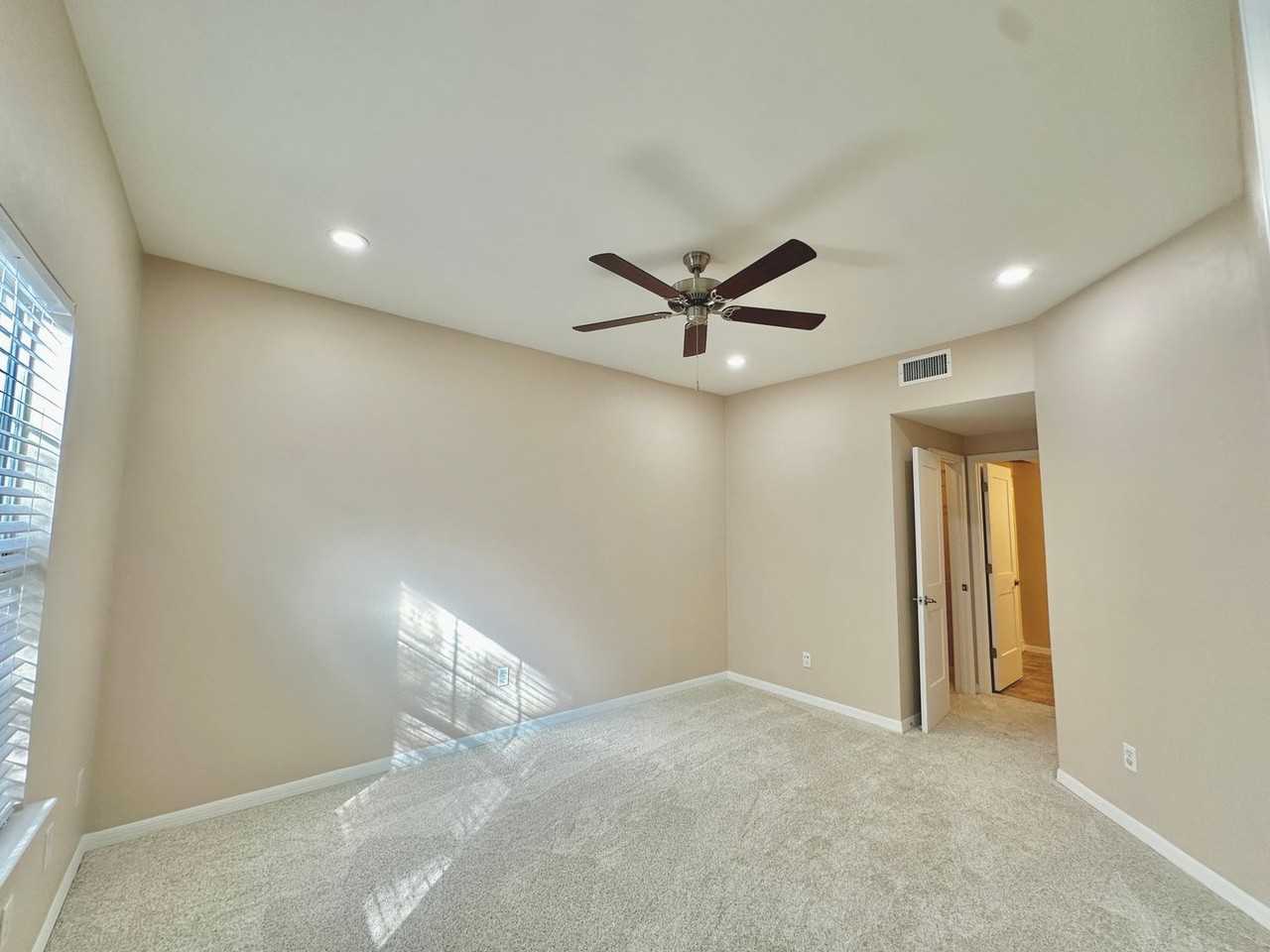 513 Nw 50th Blvd - Photo 6 of 18