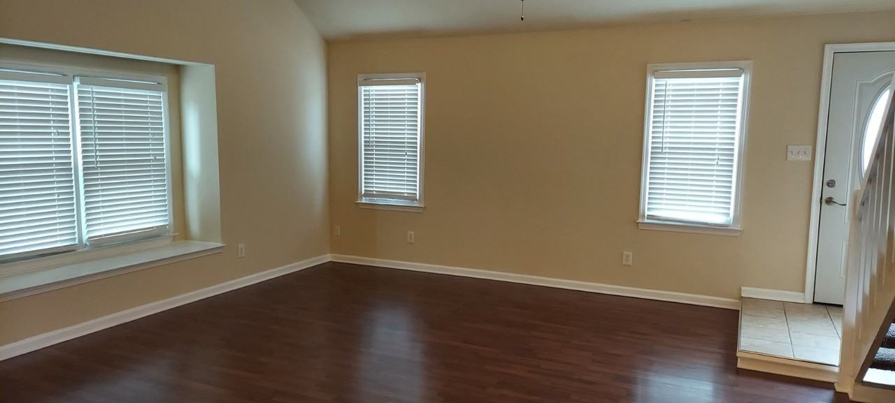 1540 Gallery Ave - Photo 3 of 20