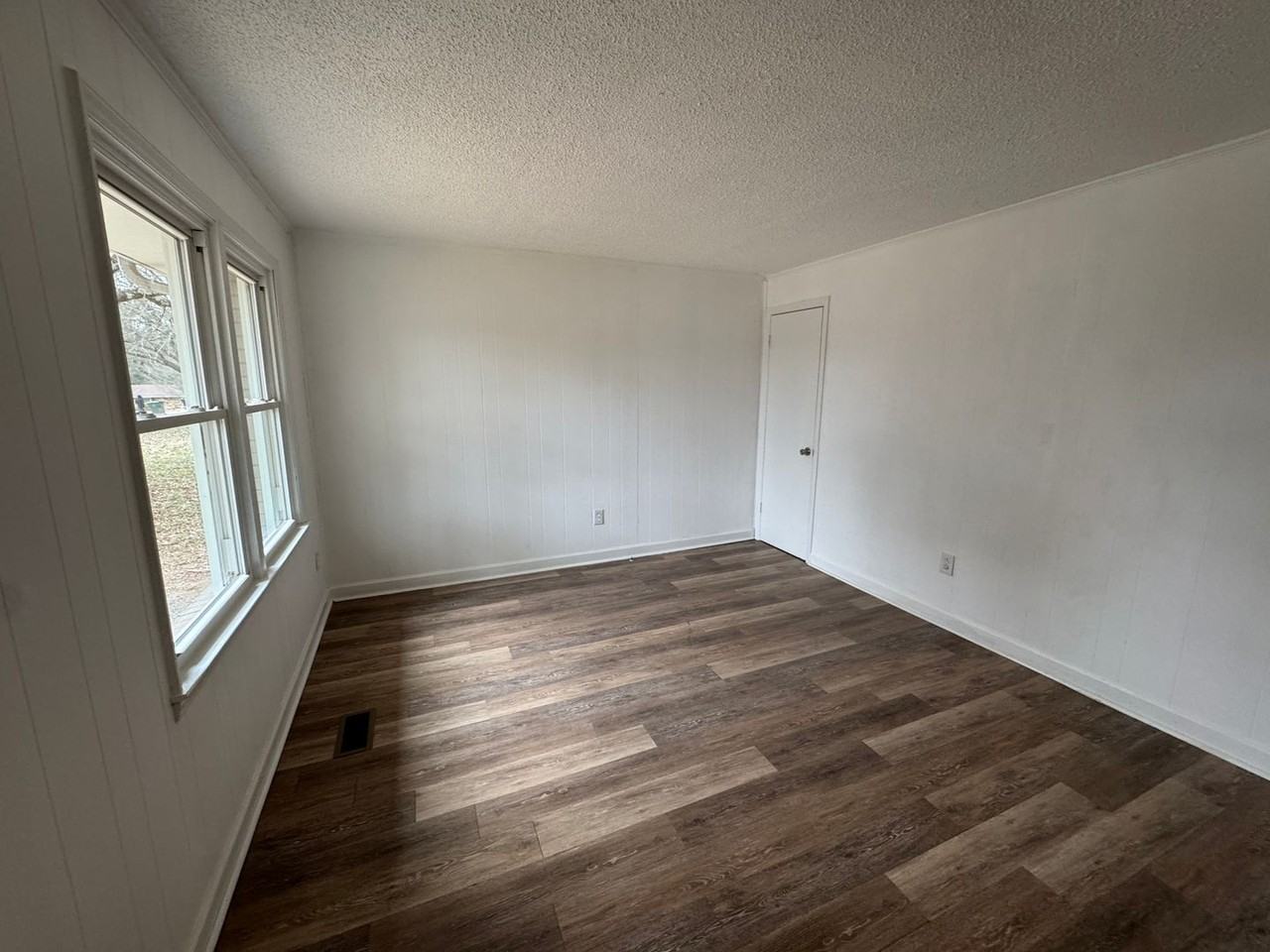 2106 Loblolly Ln - Photo 2 of 16