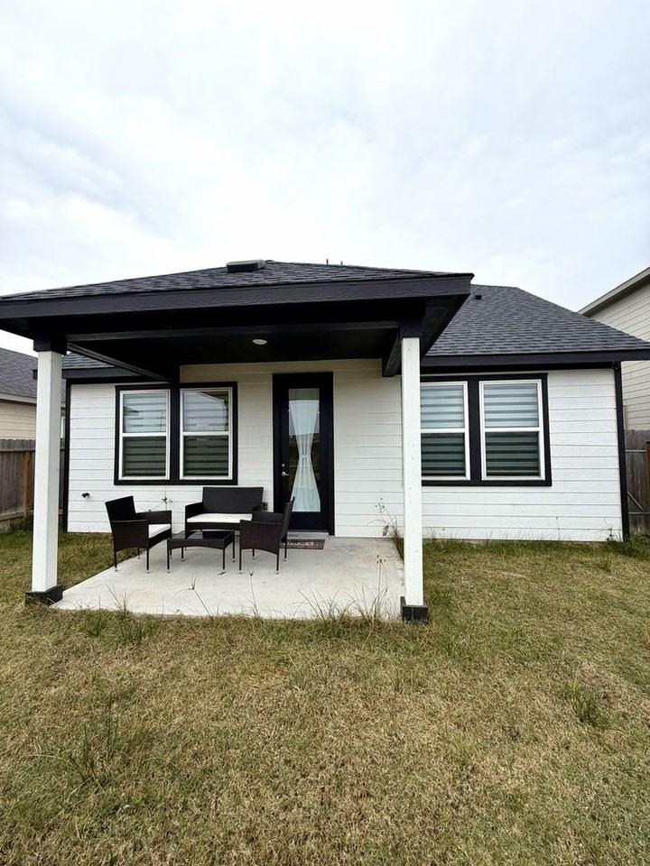 7558 Magnolia Orchid Ln - Photo 2 of 36