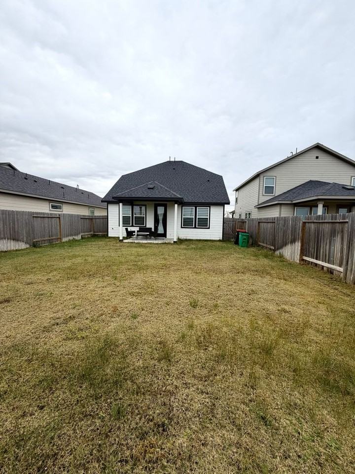 7558 Magnolia Orchid Ln - Photo 3 of 36