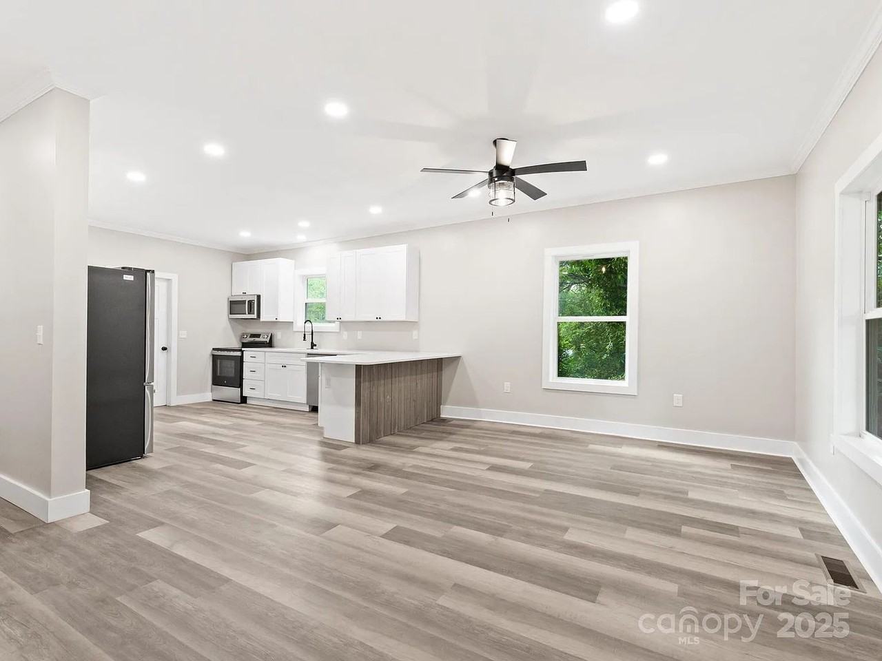 123 Edwards Ave - Photo 5 of 12