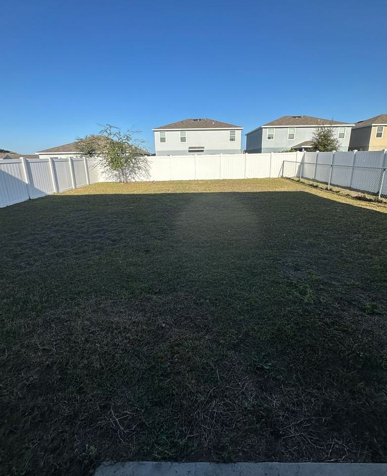 1429 Feather Ln - Photo 2 of 16