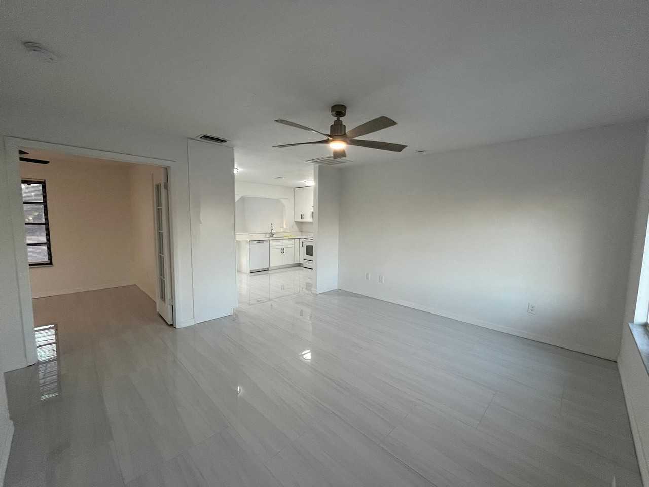 18113 Cochran Blvd - Photo 2 of 24