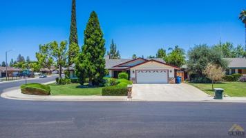 featured image of 6412 Manchester Ln