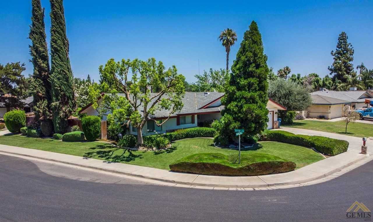 6412 Manchester Ln - Photo 2 of 4