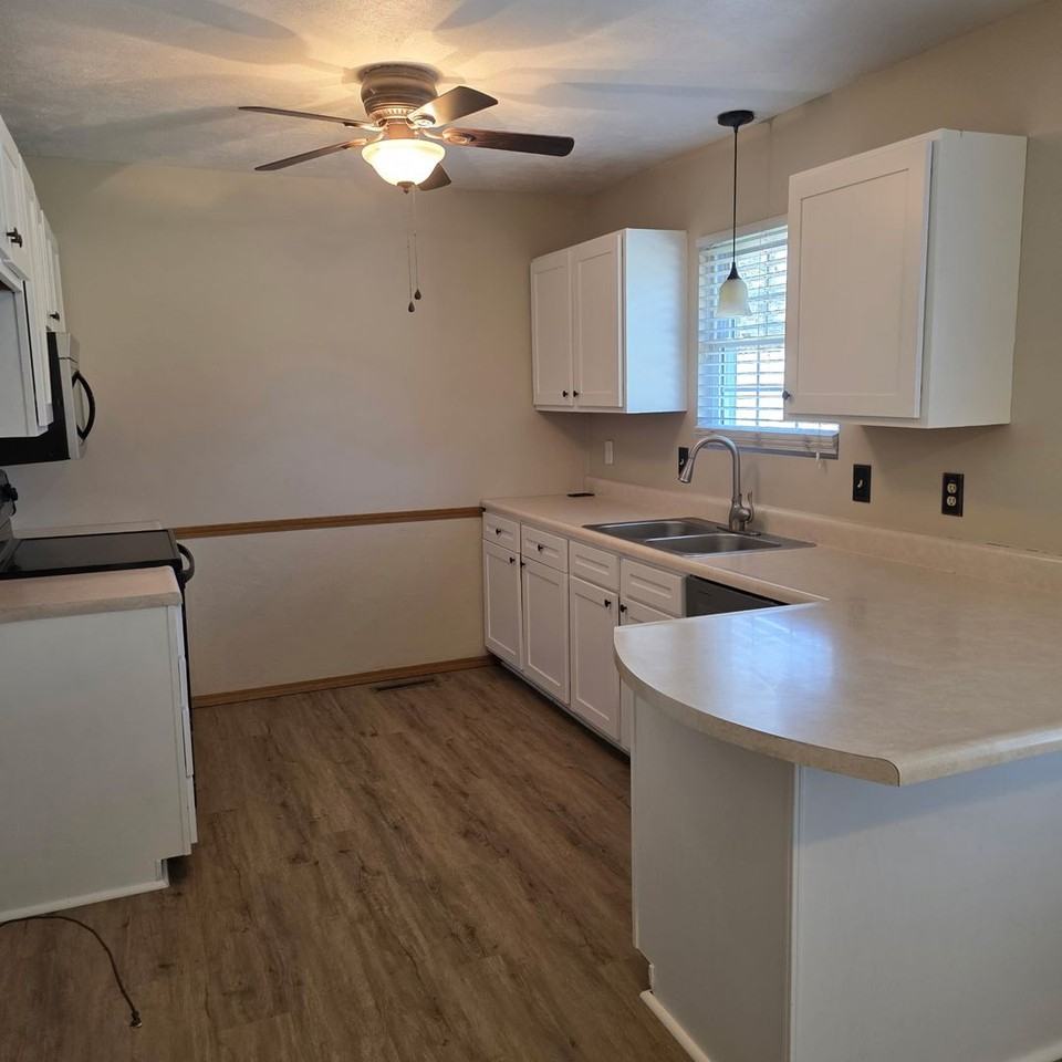 5626 S Stonegate Ave - Photo 5 of 20