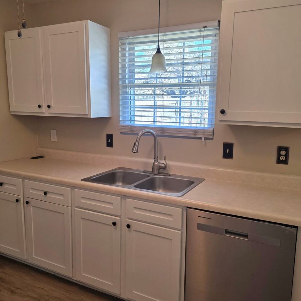 5626 S Stonegate Ave - Photo 7 of 20