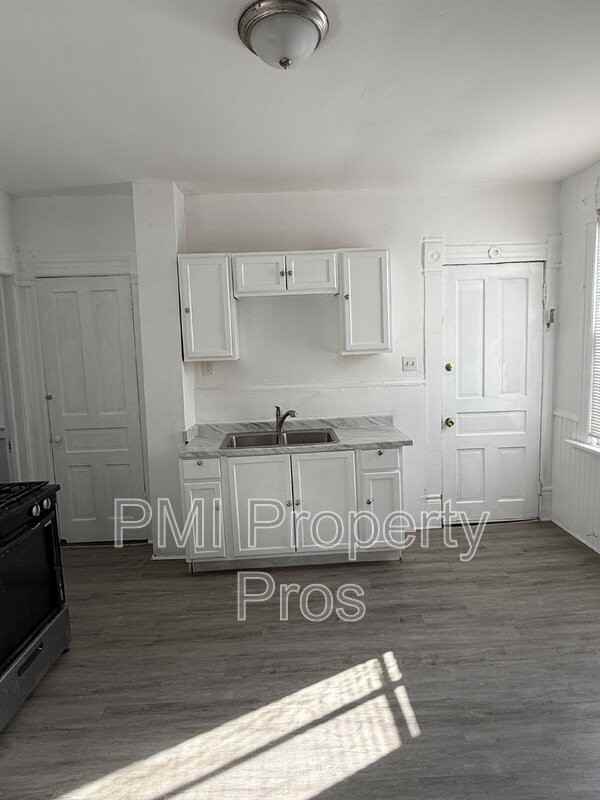 2630 N 24th Pl - Photo 4 of 11