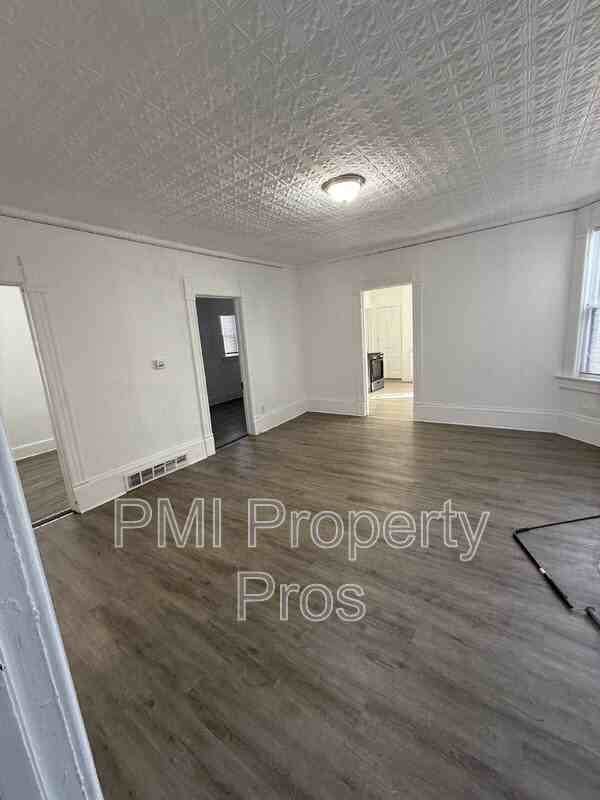 2630 N 24th Pl - Photo 6 of 11