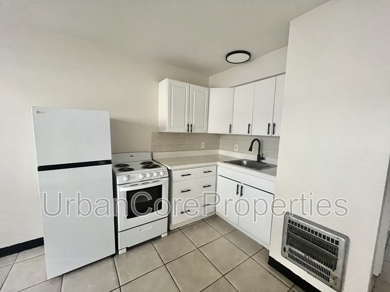 105 7th Ave N #2 - Photo 3 of 6