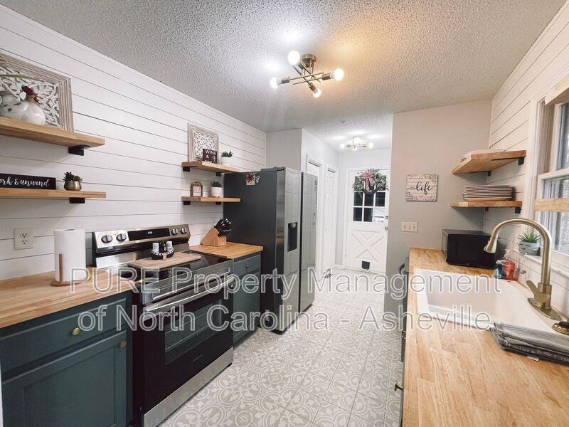 123 Long Dr - Photo 2 of 25